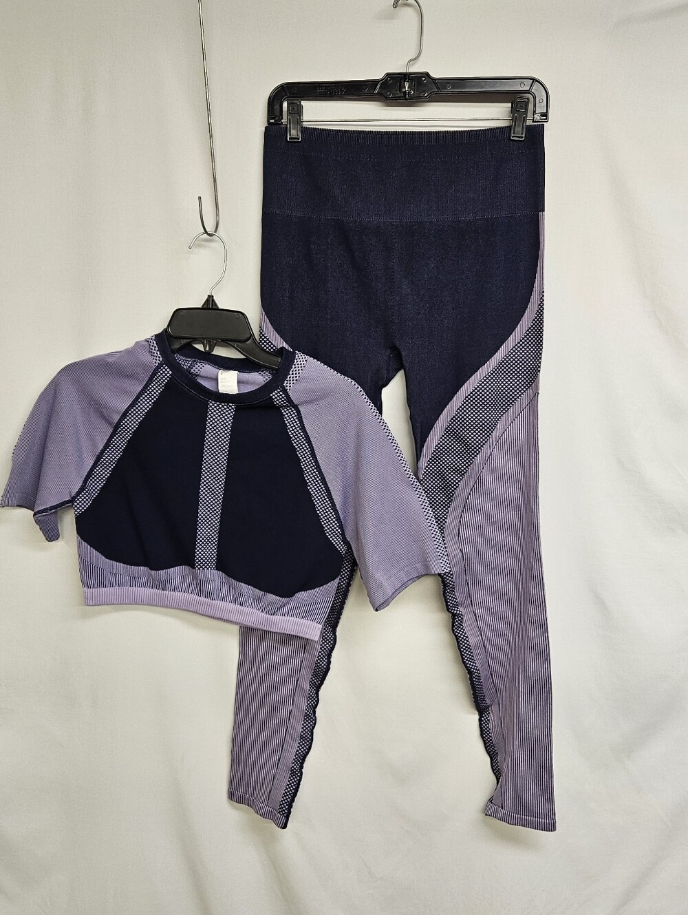 Fabletics Jessie Seamless 2 Pc Short Sleeve Crop Top & Leggings Blue Purple L/XL
